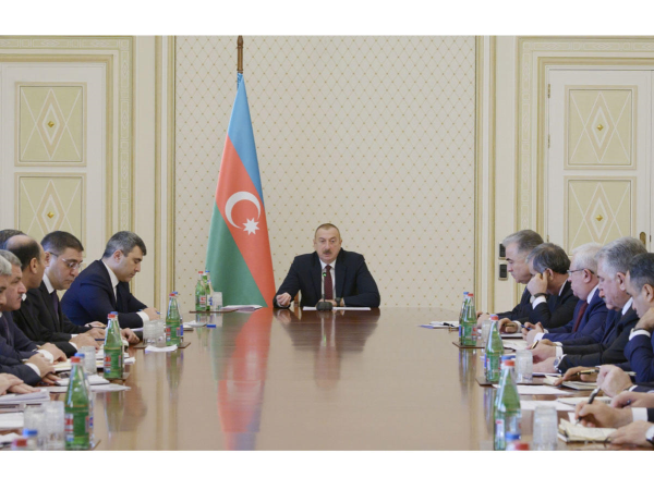 Prezident İlham Əliyevin yanında pambıqçılıq mövsümünün yekunları və 2020-ci ildə görüləcək tədbirlə
